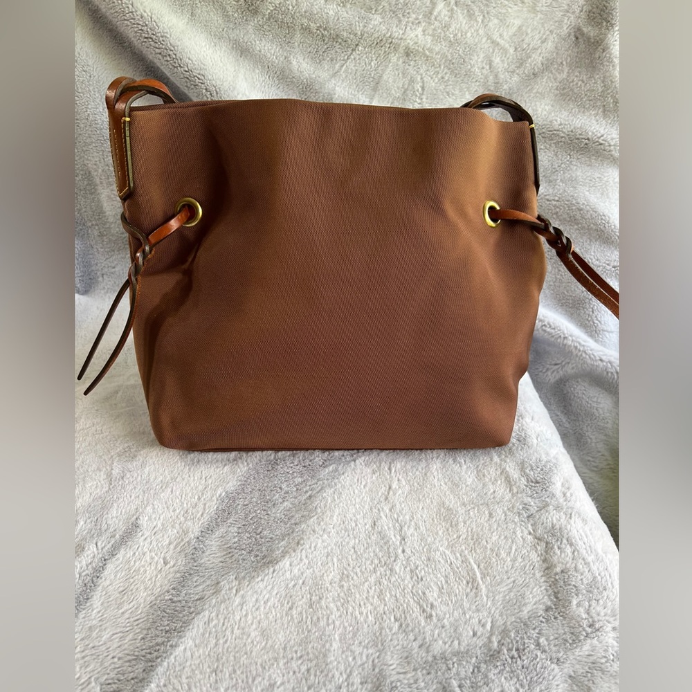 Dooney & Bourke nylon shoulder bag with leather handle - Picture 3 of 9